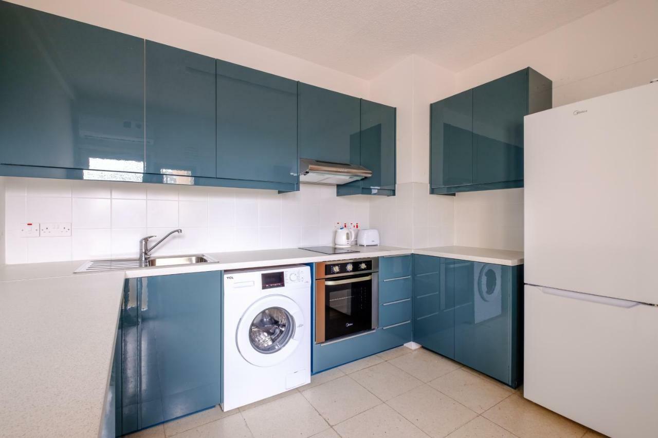 Spacious 2Bdr @ Mackenzie ลาร์นาคา ภายนอก รูปภาพ